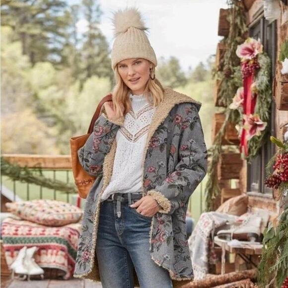 Sundance Augusta Floral Sherpa Reversible Hooded Coat Size SP Warm Cozy Oversize - Picture 1 of 13